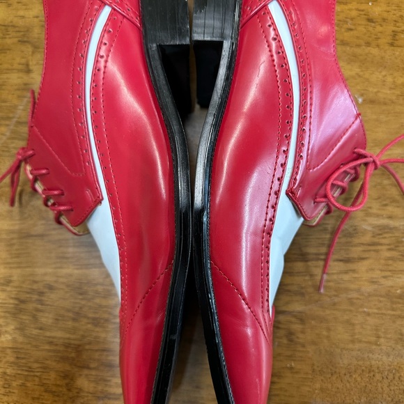 Red and White Wingtip Oxford Shoes - Picture 4 of 6